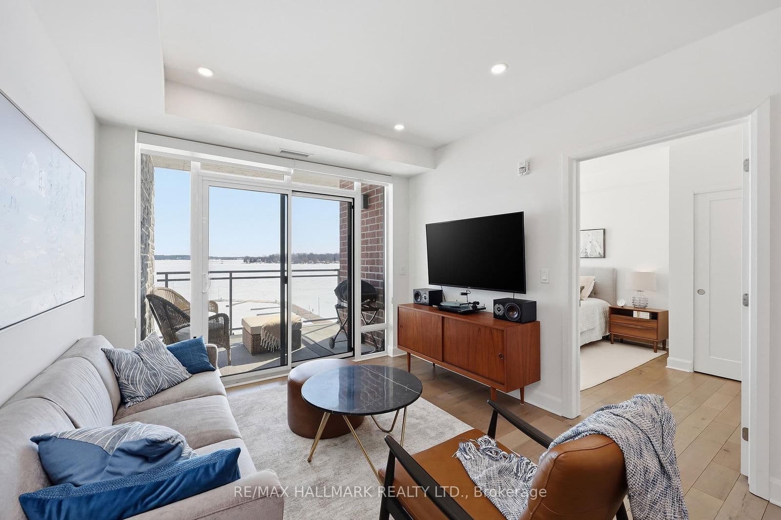 #318 - 129b South Street