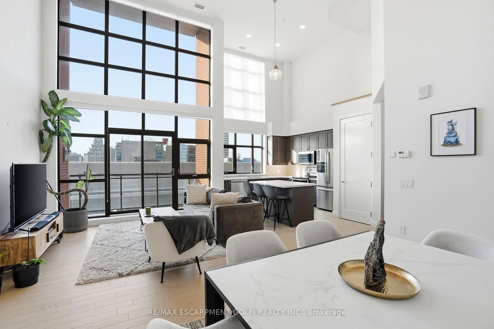 #LPH7 - 112 King Street E