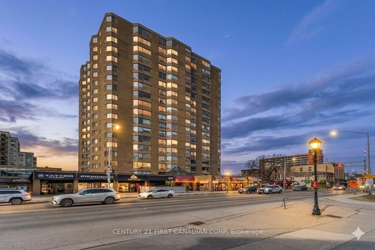 #903 - 695 RICHMOND Street