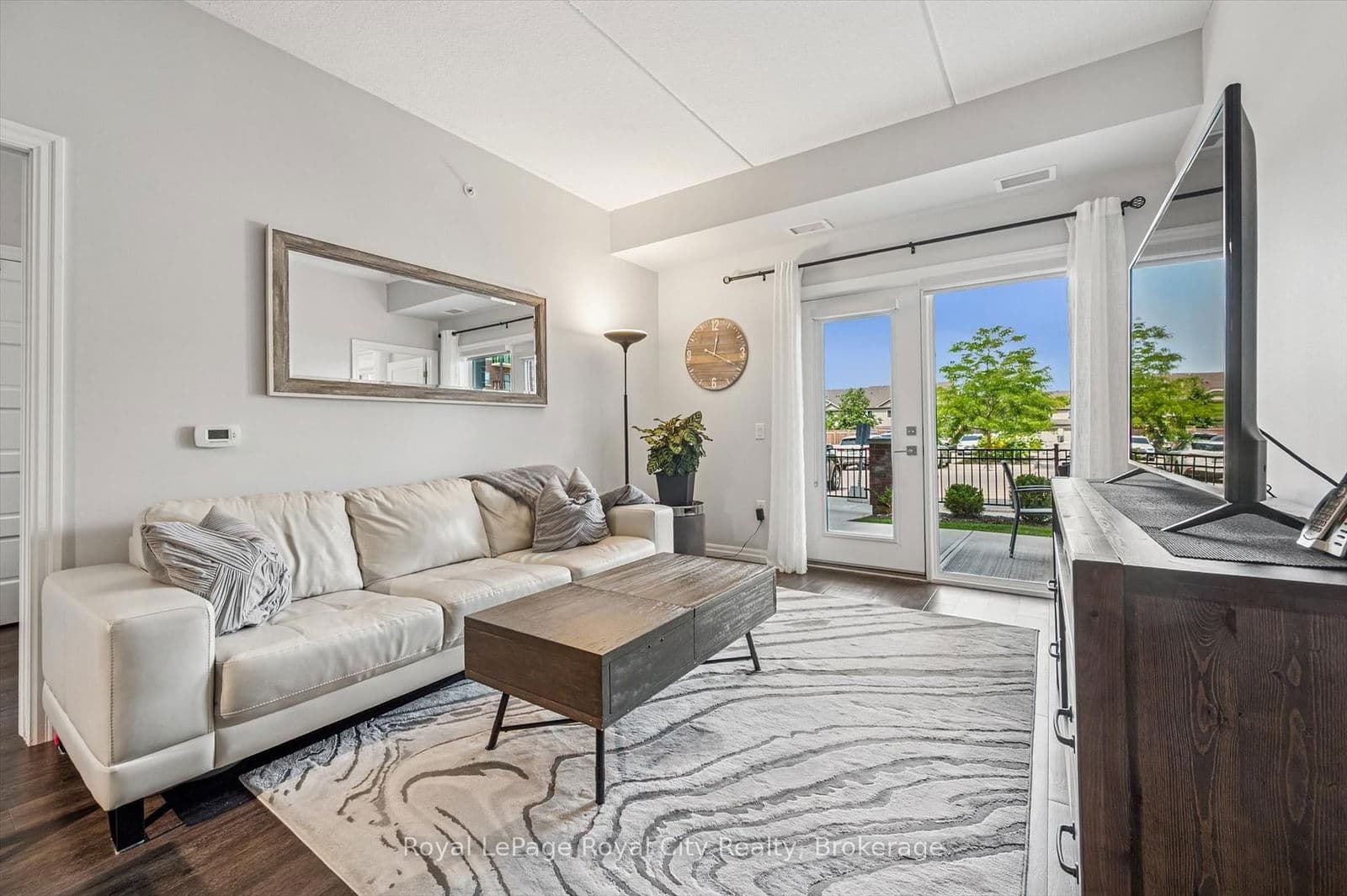 35 Kingsbury Square, Unit 121