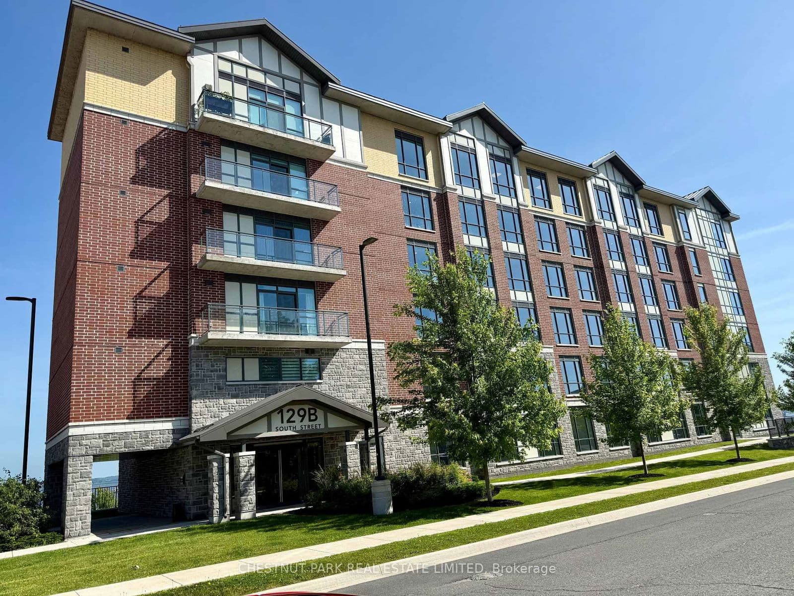 #317 - 129B South Street