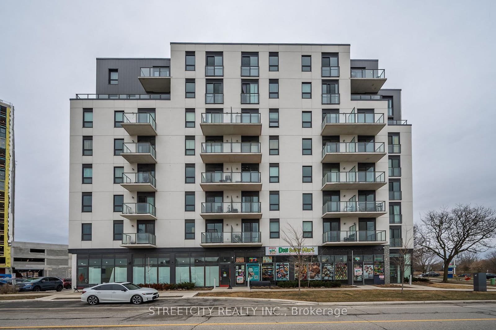 #606 - 7 Erie Avenue