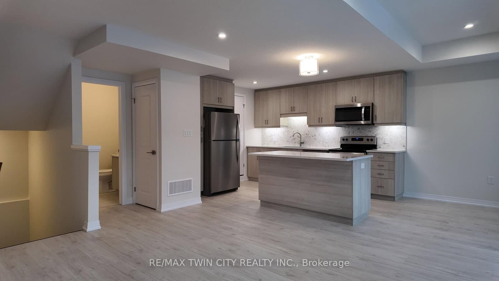 525 ERINBROOK Drive, Unit C055