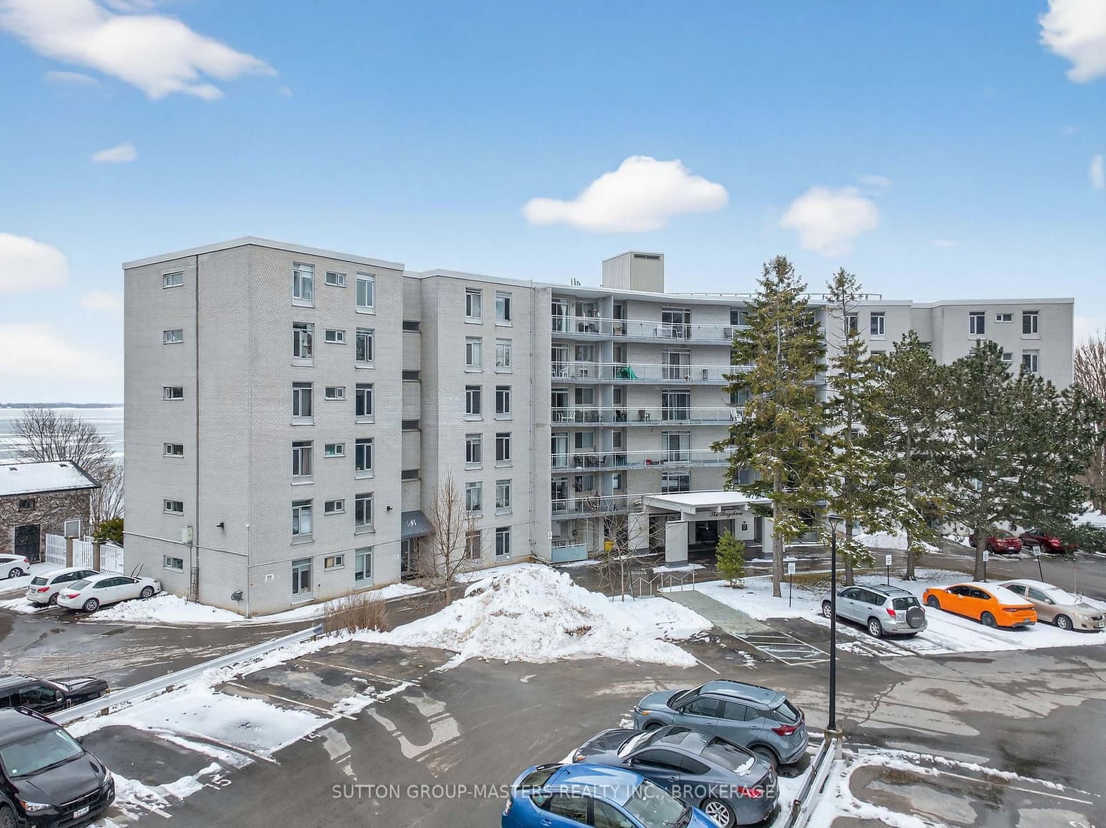 #401 - 1 Mowat Avenue