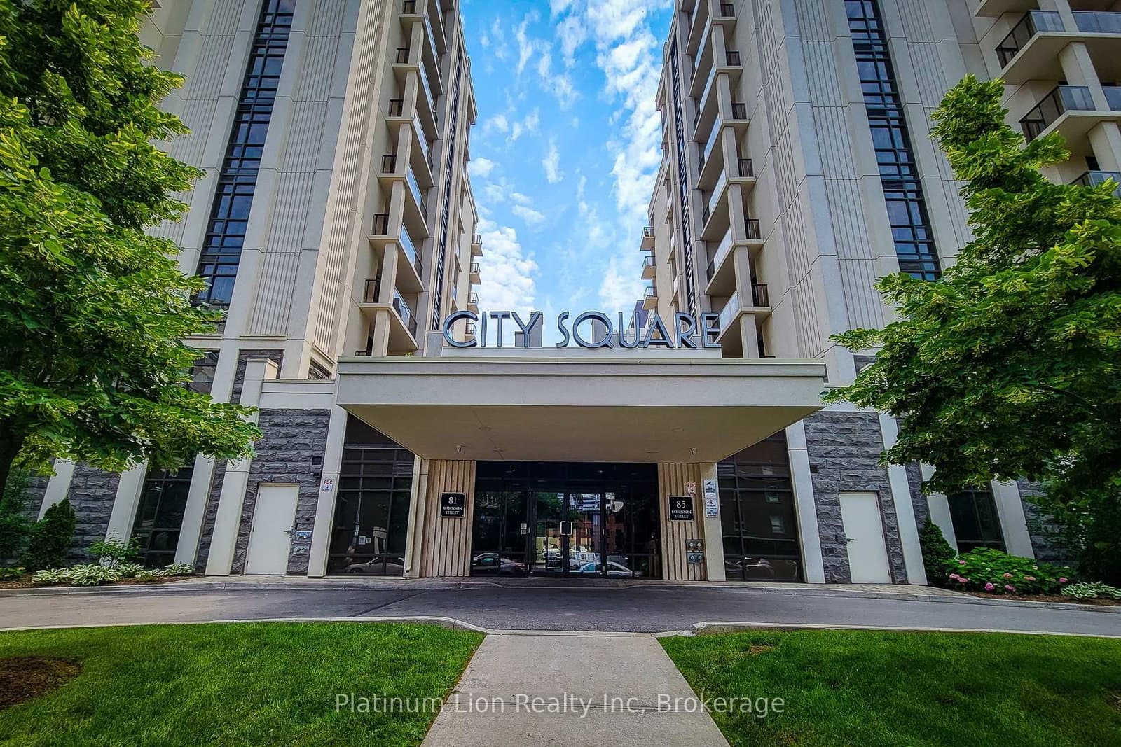 85 Robinson Street, Unit 703