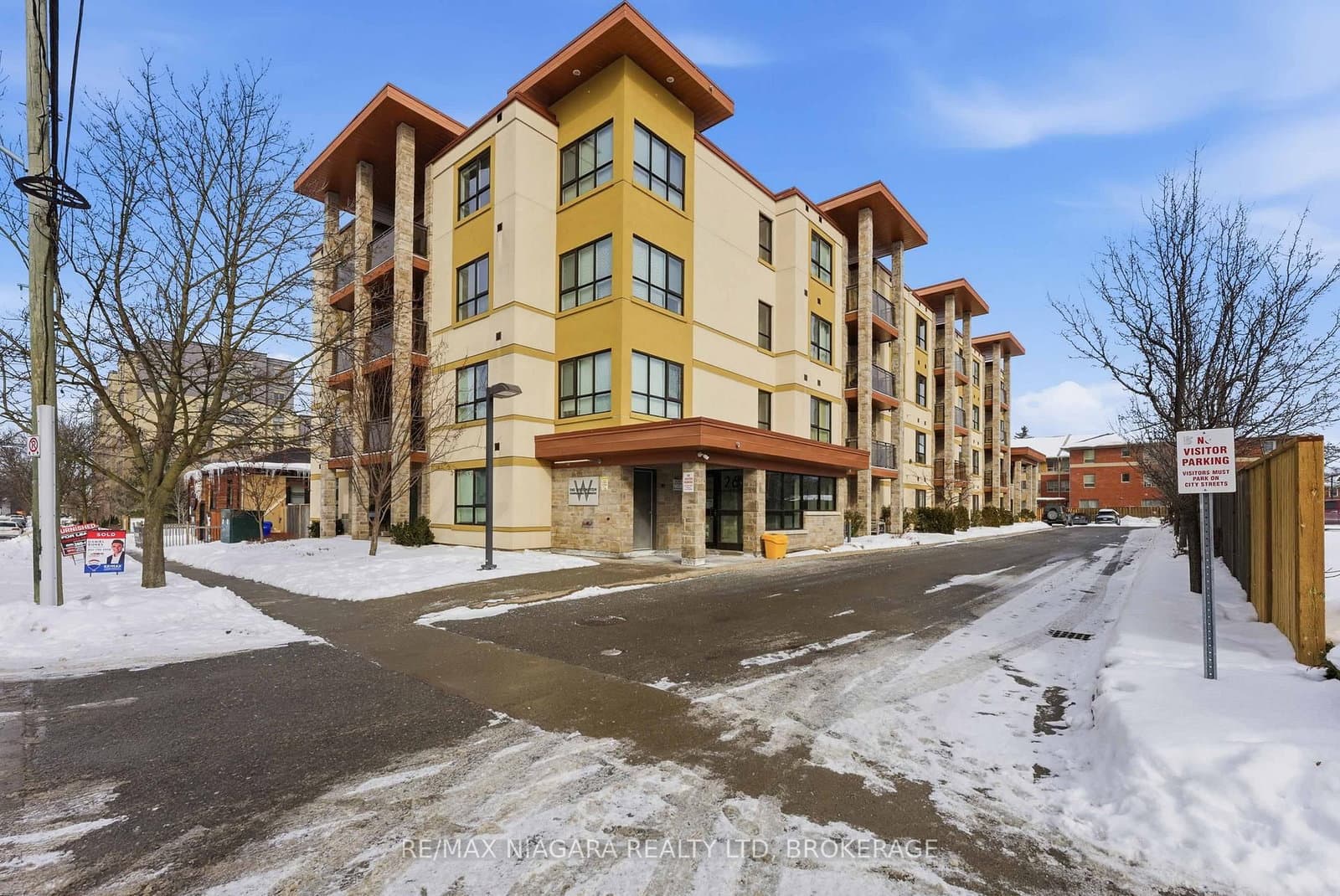 #404 - 26 Wellington Street