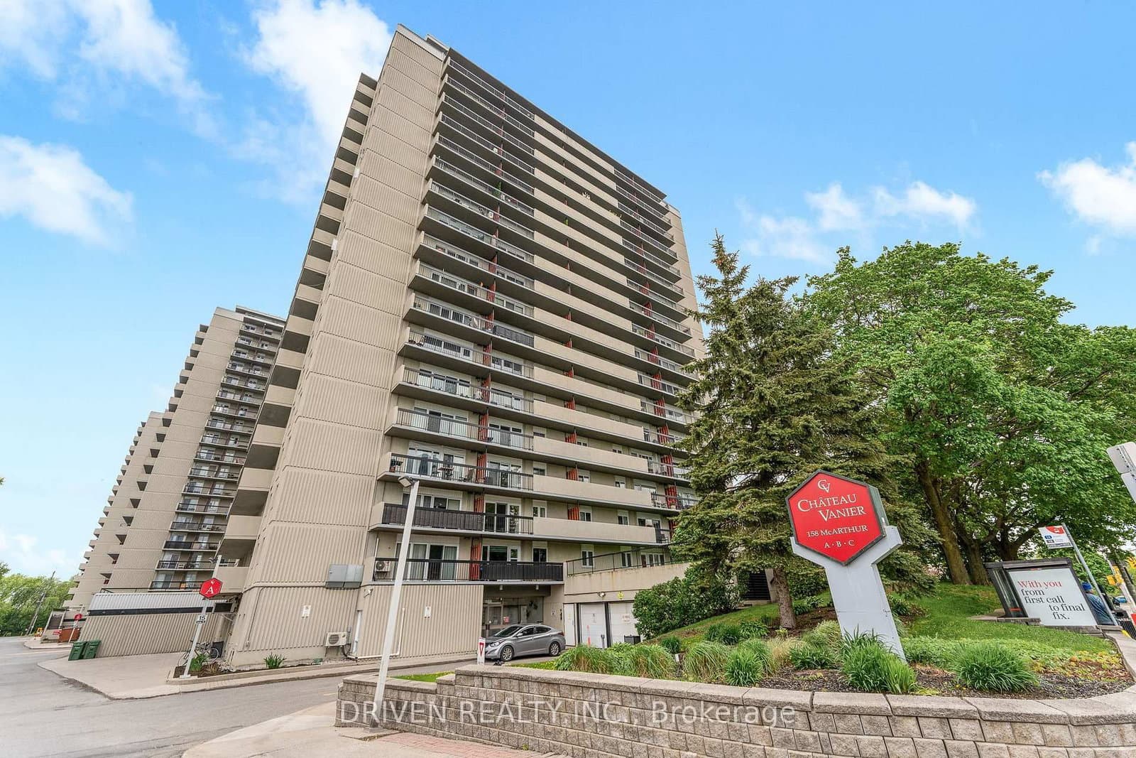 #404 - 158 A McArthur Avenue