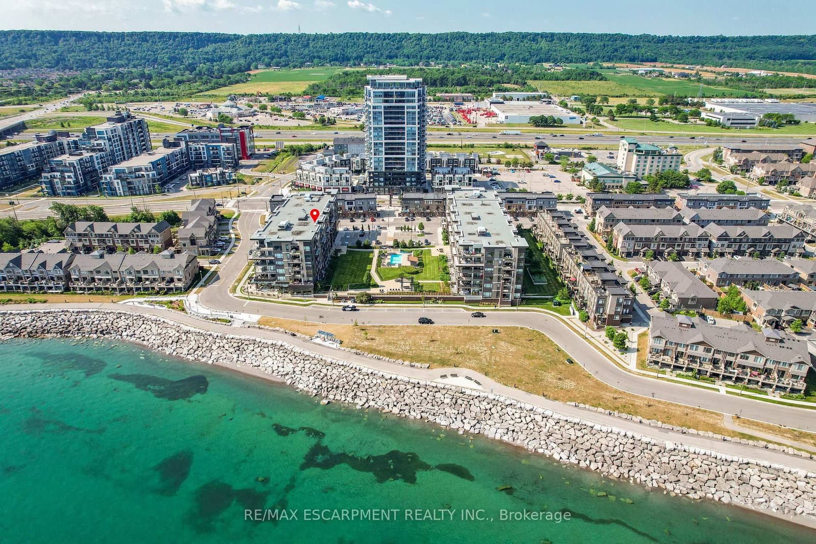 #602 - 10 Esplanade Lane