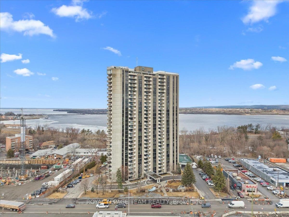 #204 - 1025 Richmond Road