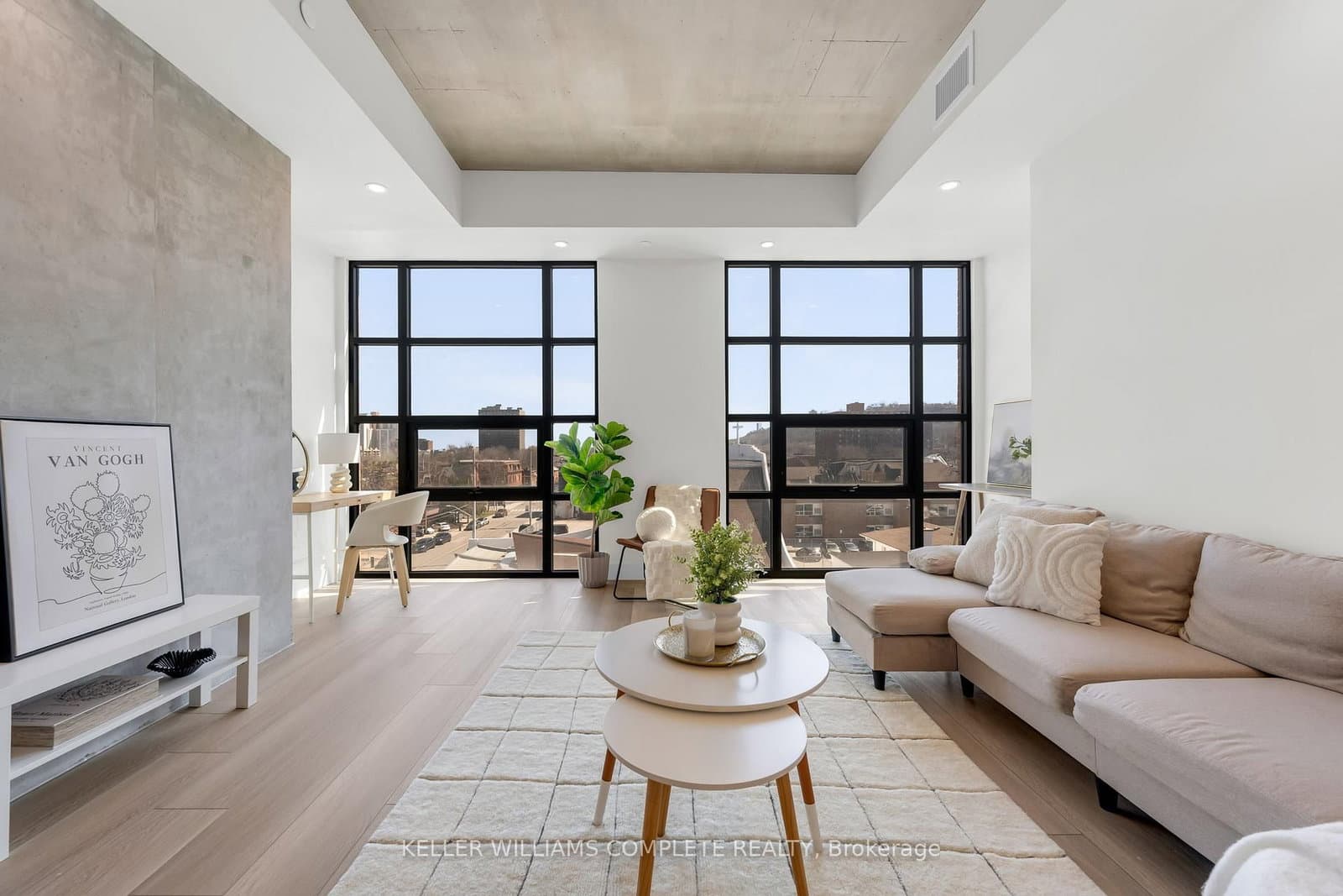 24 Augusta Street, Unit 406