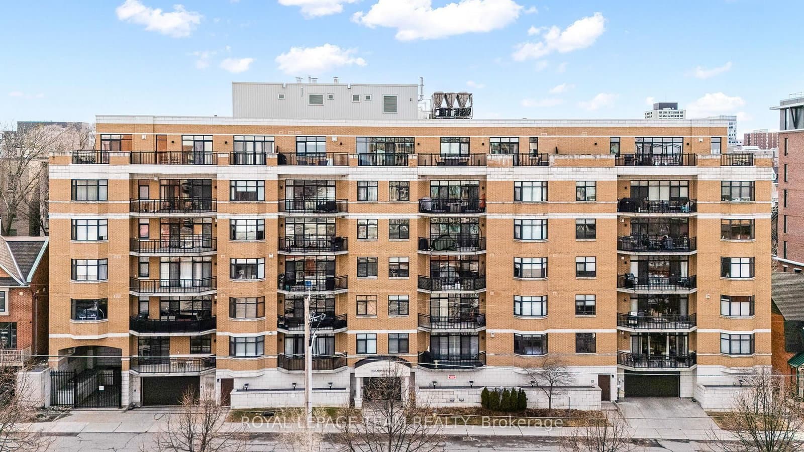 #202 - 260 Besserer Street