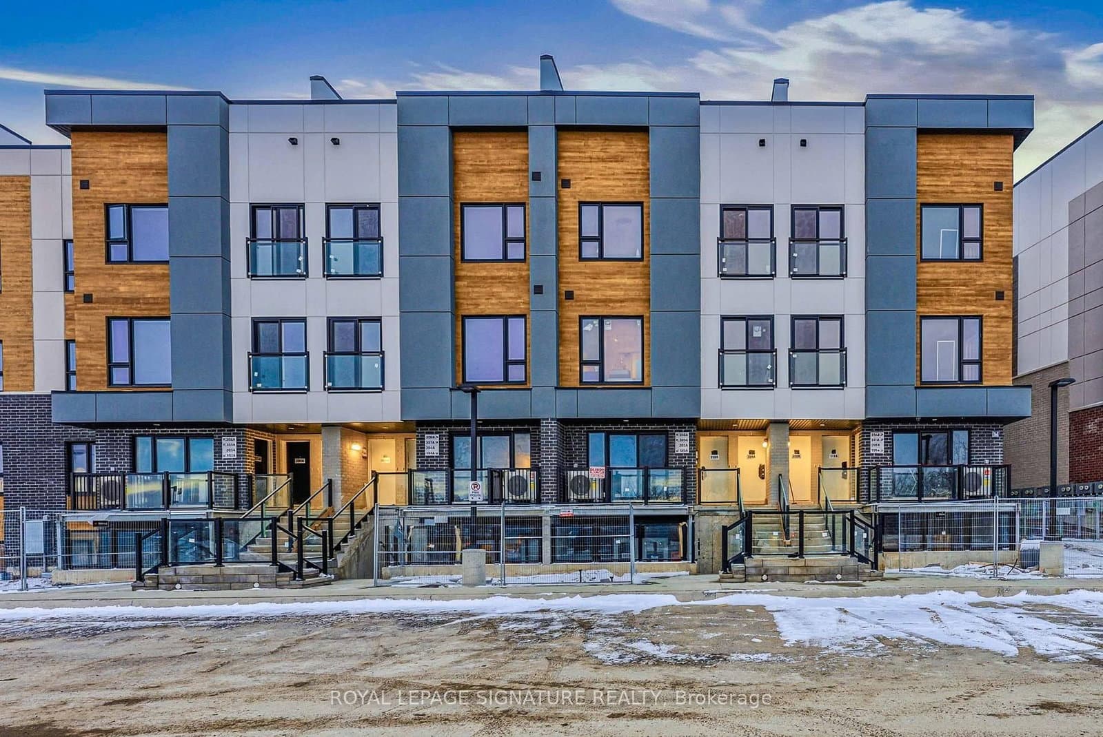 16 Melbourne Avenue, Unit 309A