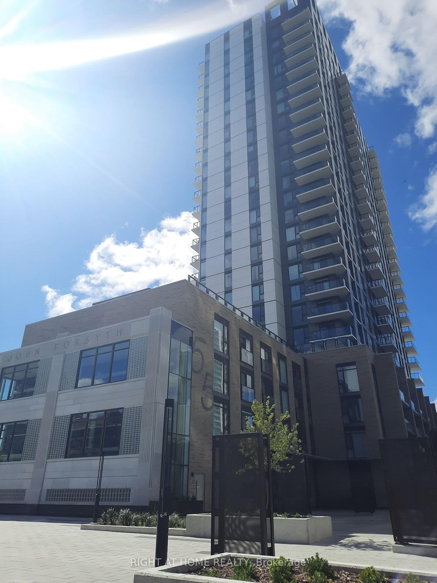 55 Duke Street W, Unit 316