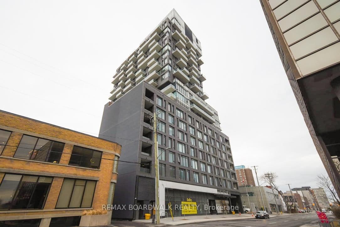 #1709 - 203 Catherine Street