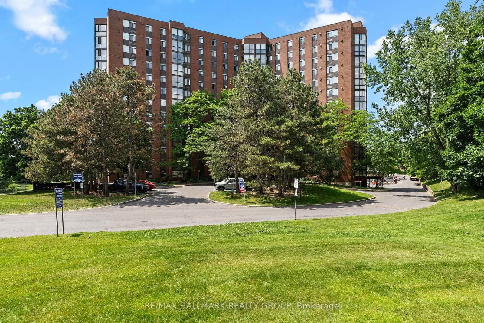 #411 - 2871 Richmond Road