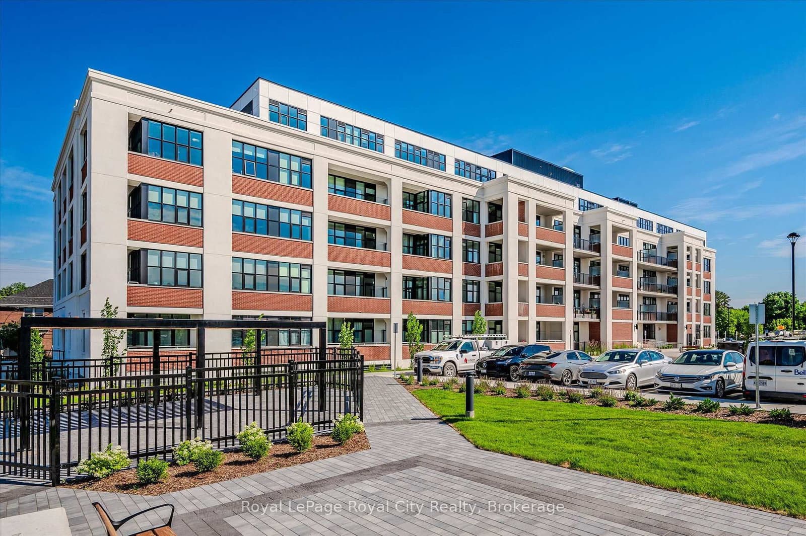 #115 - 120 Huron Street