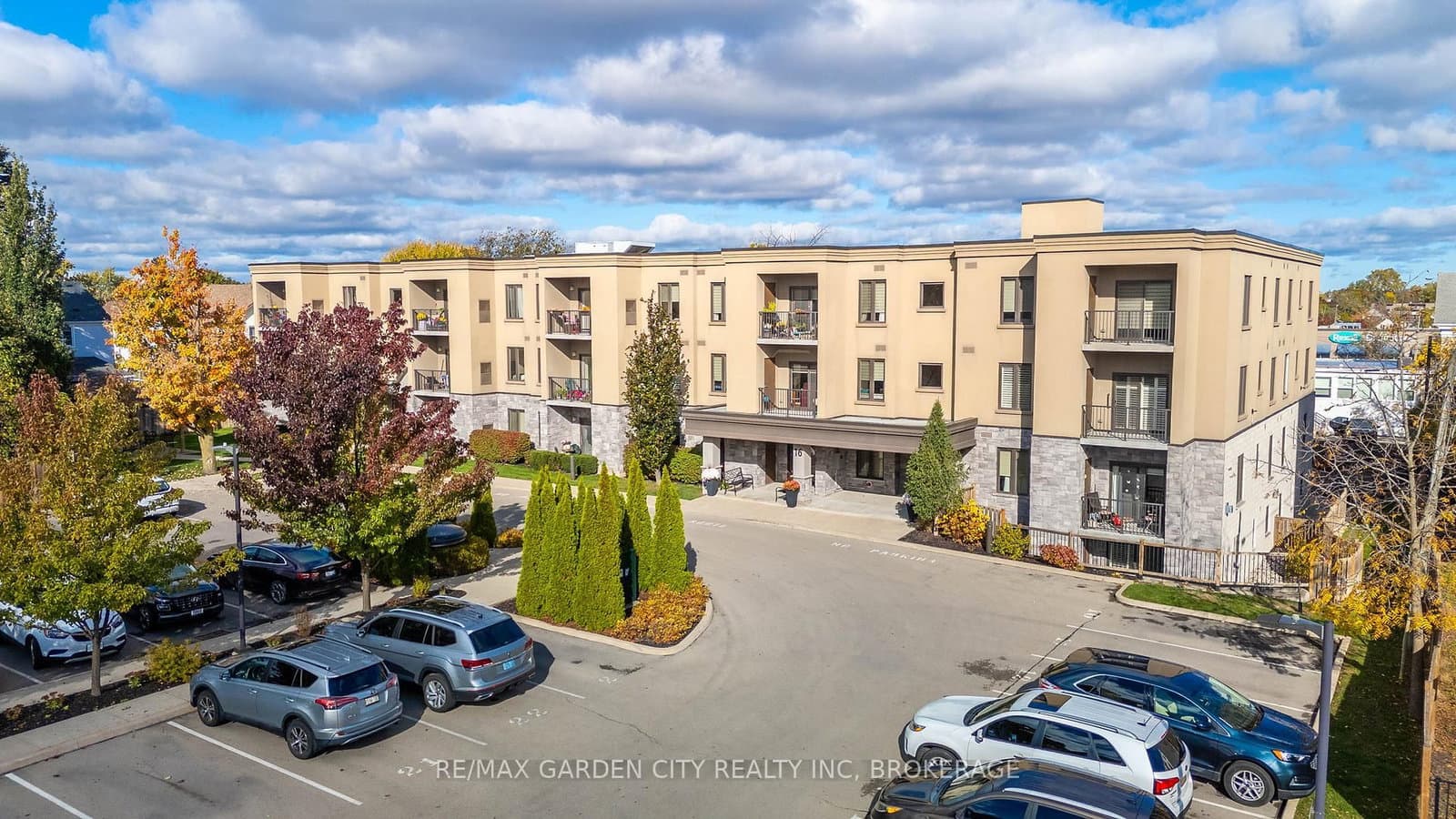 #307 - 16 Sullivan Avenue