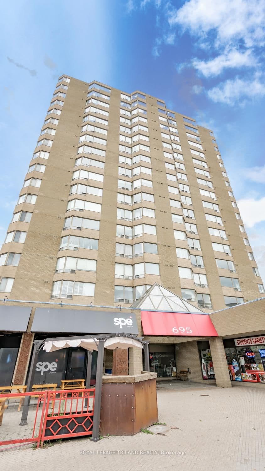 #904 - 695 Richmond Street