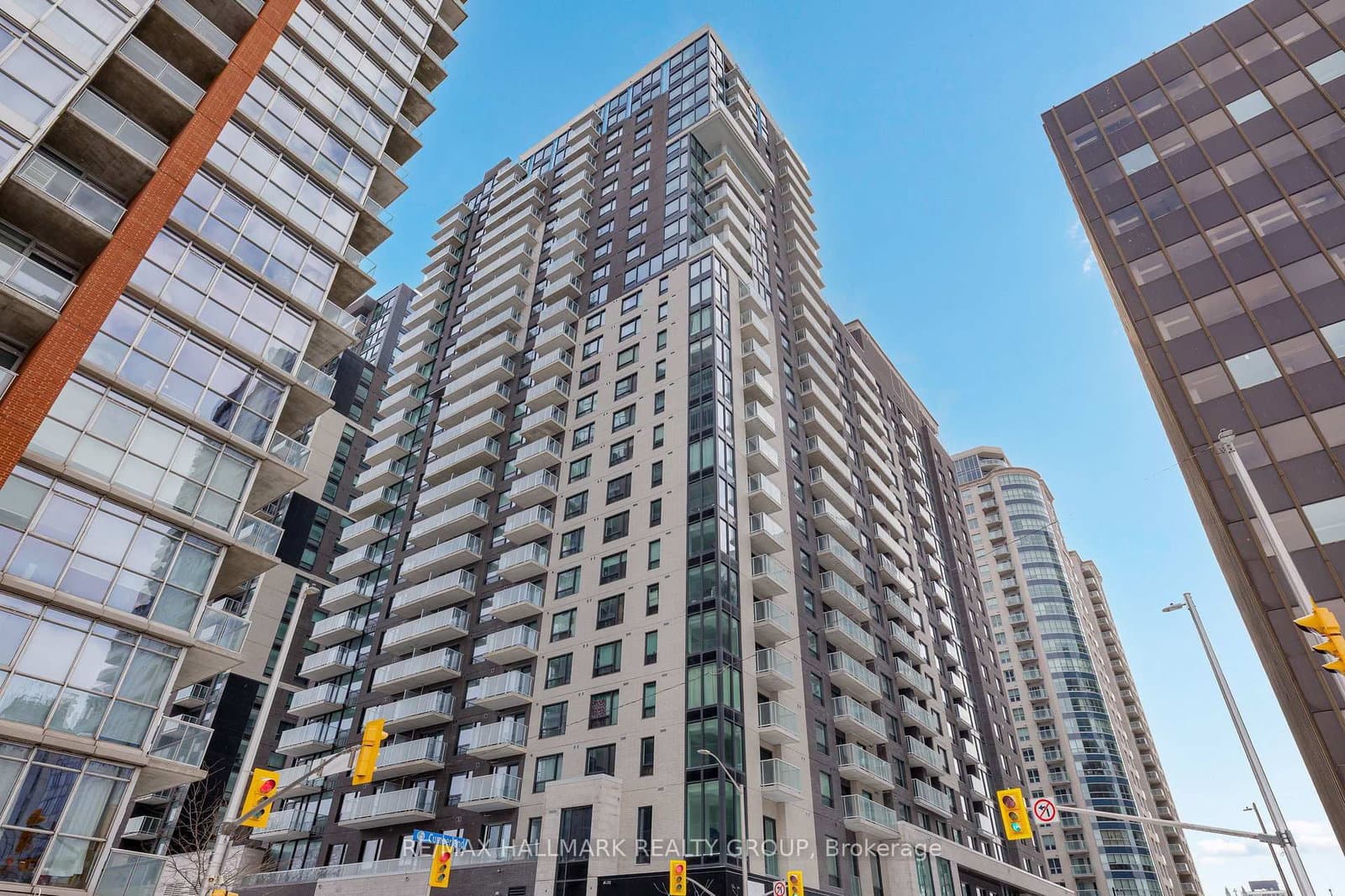 #1004 - 180 George Street