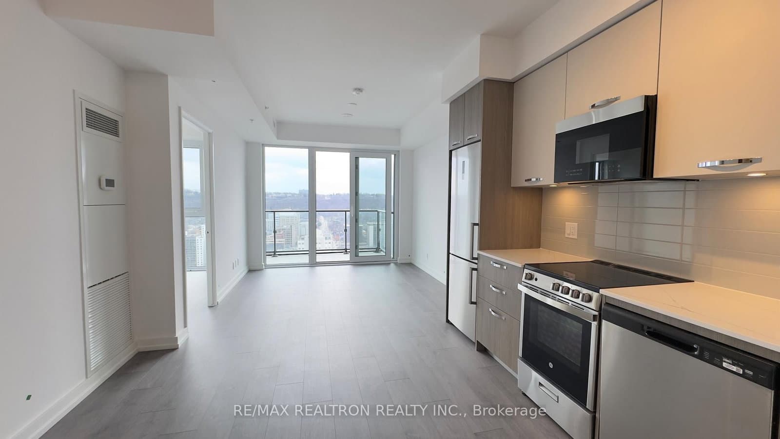 75 James Street S, Unit 2912