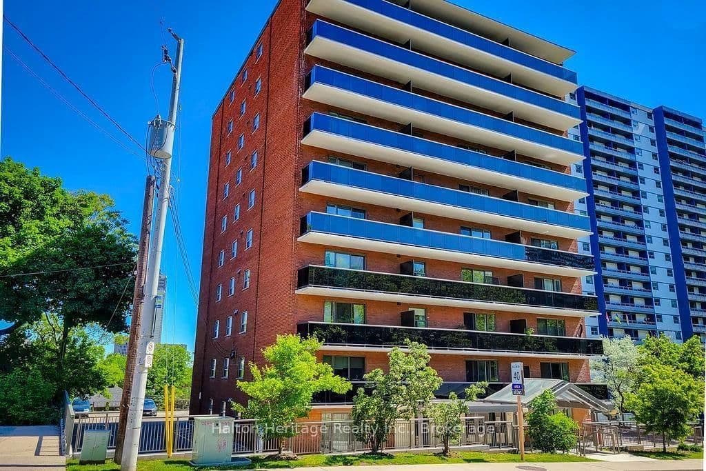 #905 - 81 Charlton Avenue E