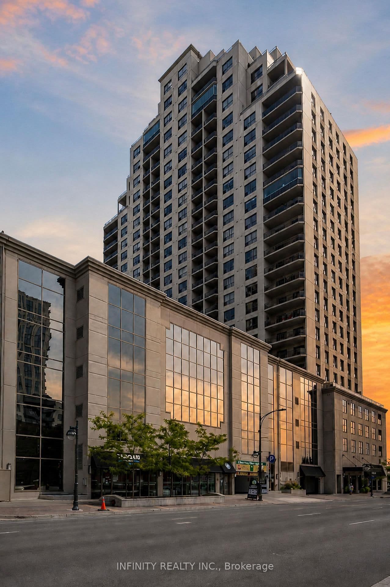 #1005 - 330 Ridout Street N