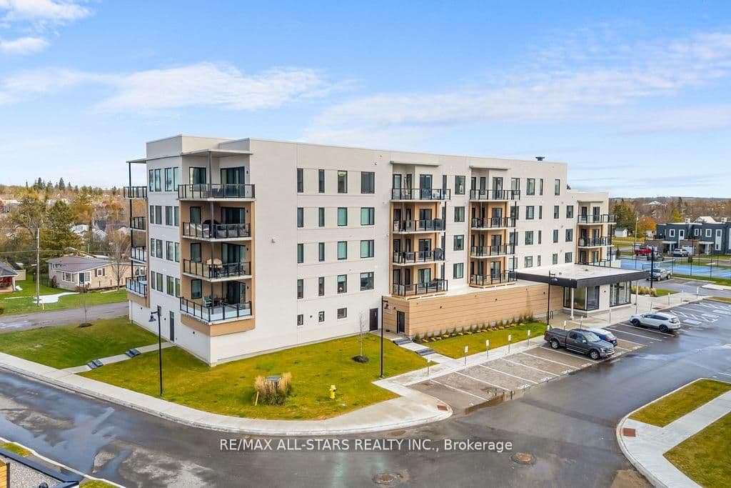 19B West Street N, Unit PH#5
