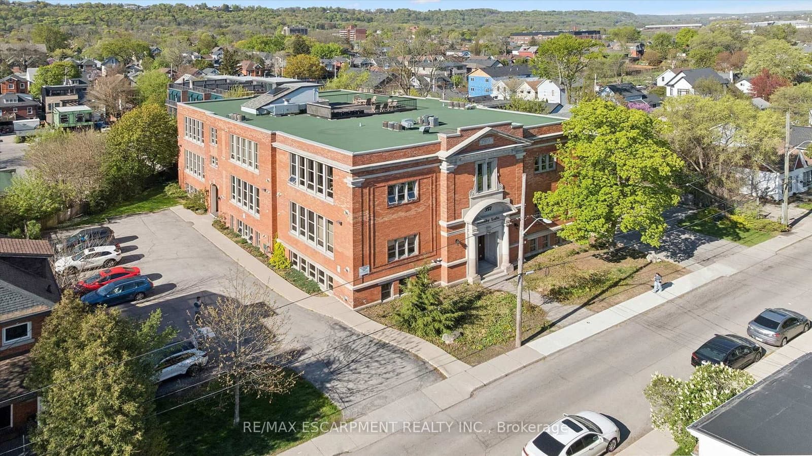 #36 - 357 Hunter Street W