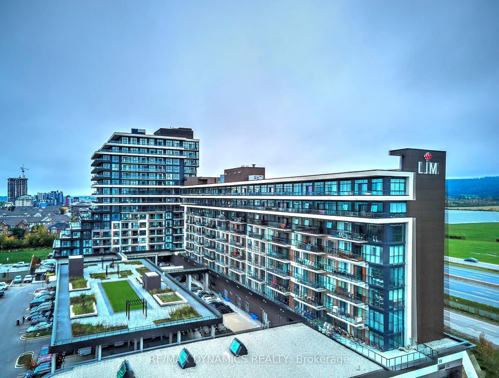 #407 - 550 North Service Road