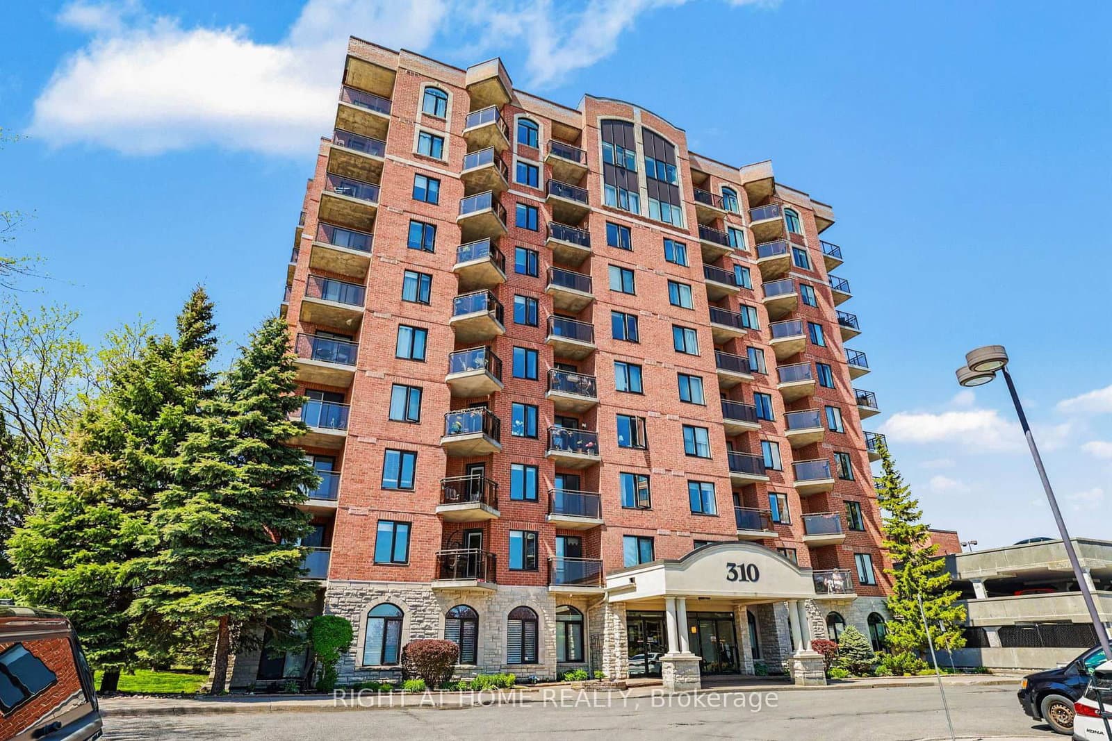 #8J - 310 CENTRAL PARK Drive