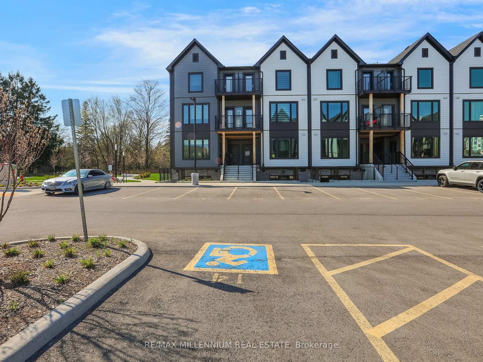 #206 - 708 Woolwich Street