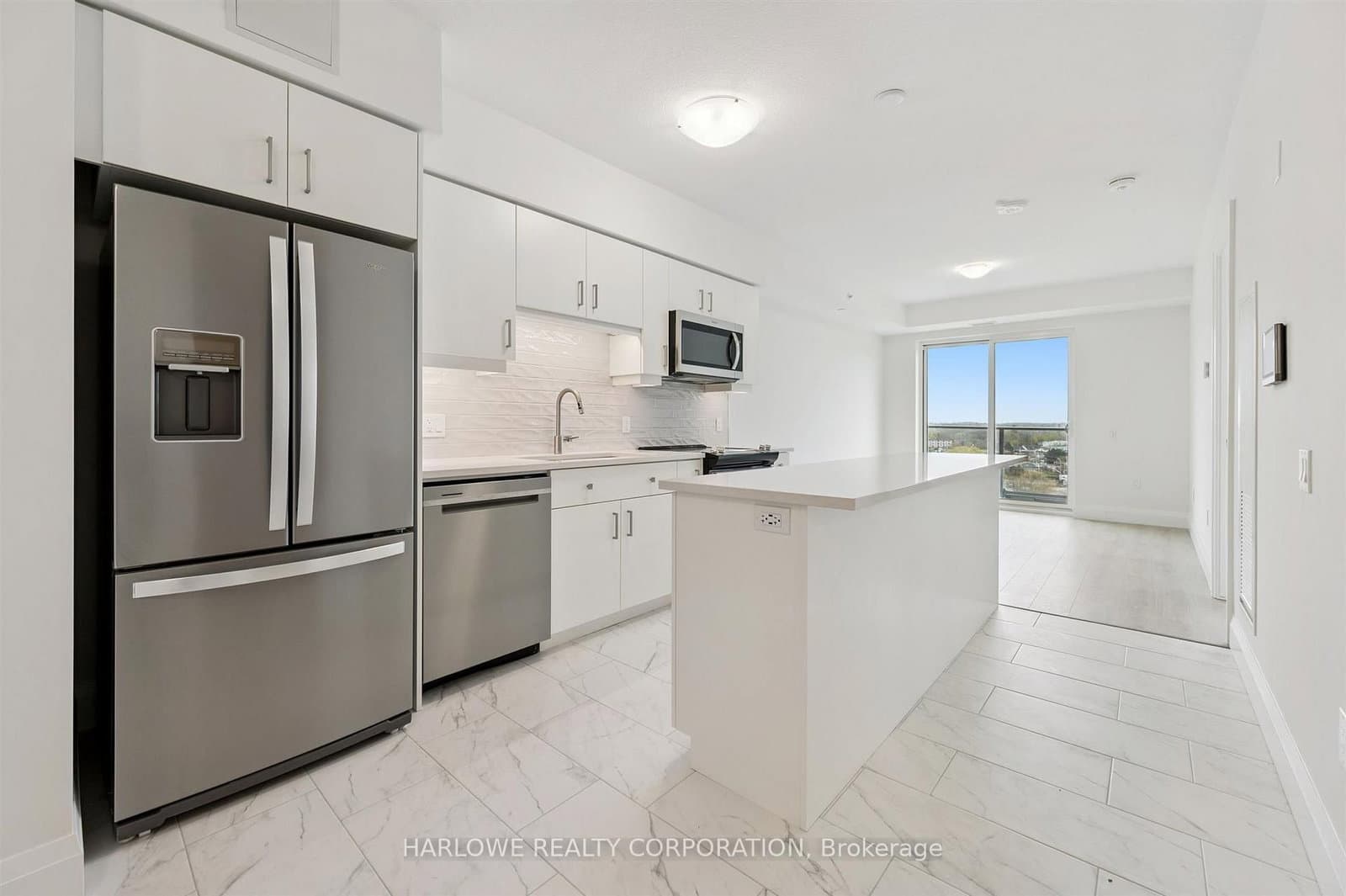 #806 - 93 Arthur Street S
