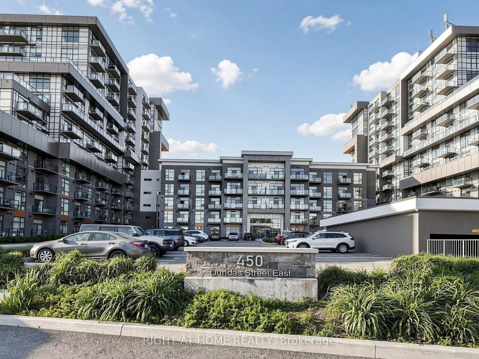 #1013 - 450 Dundas Street E