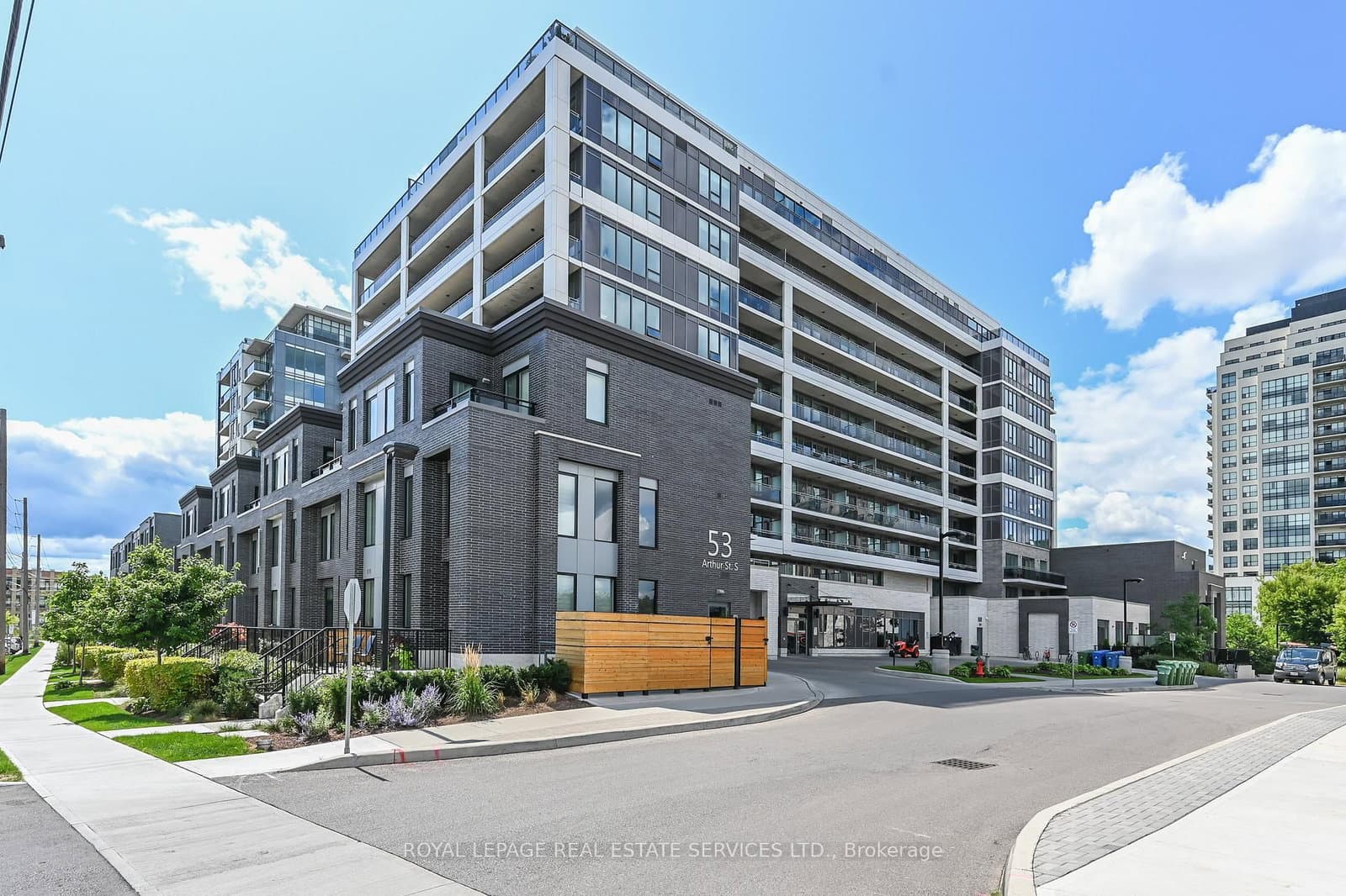 53 Arthur Street S, Unit 314