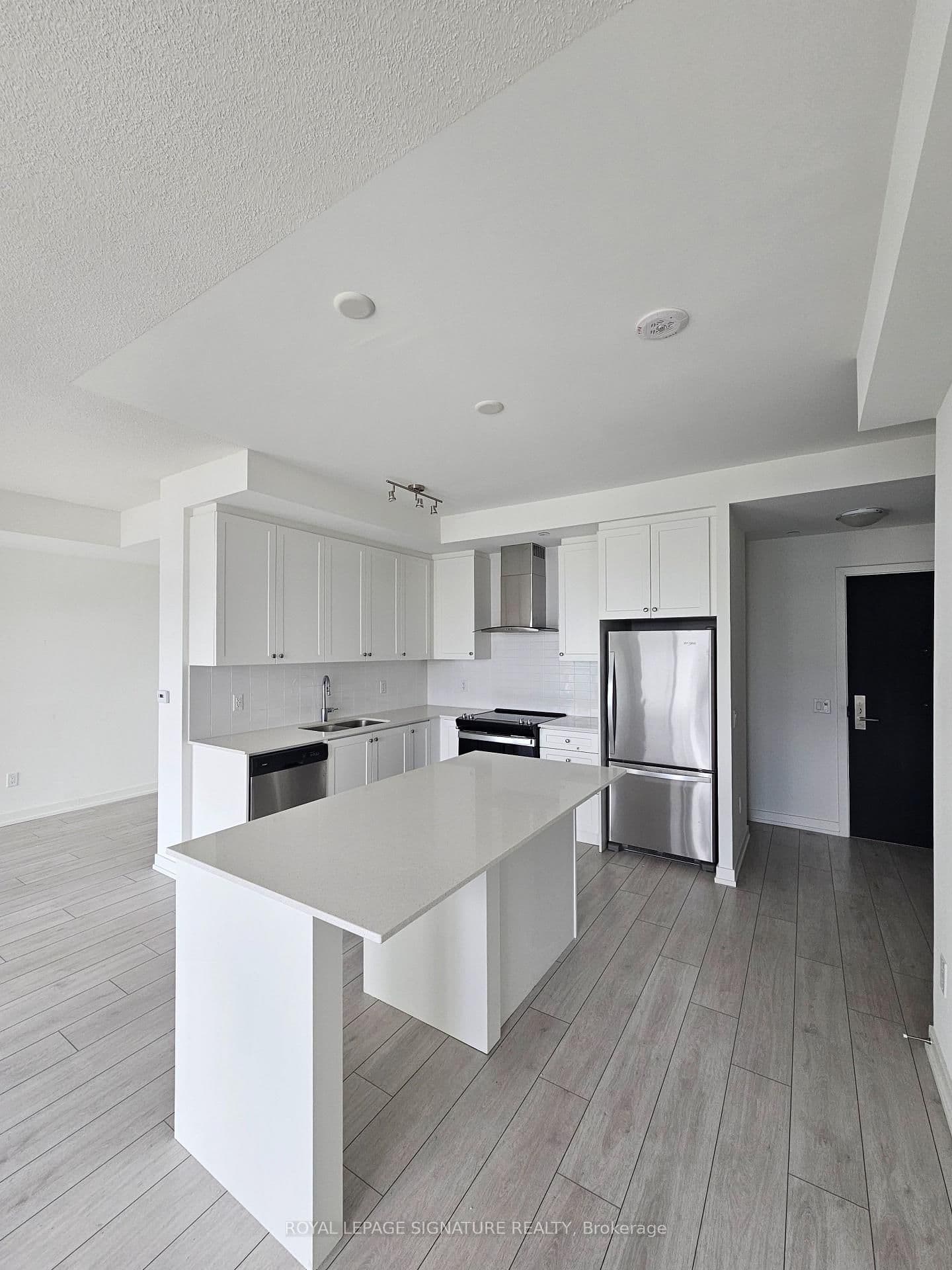 55 Duke Street W, Unit 1010