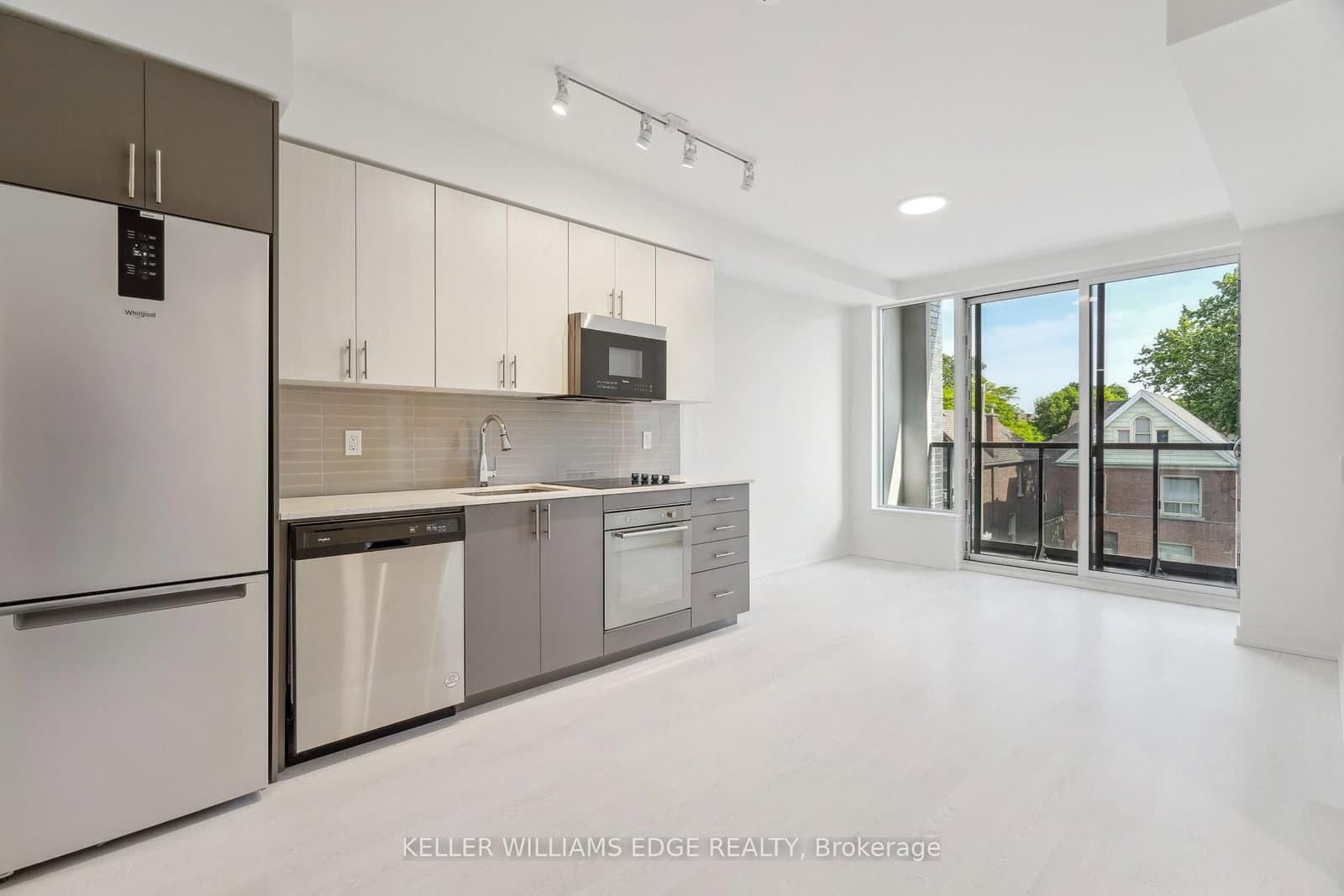 415 Main Street W, Unit 318