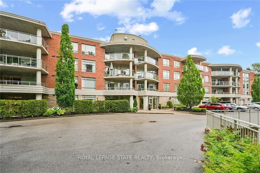 125 Wilson Street W, Unit 317