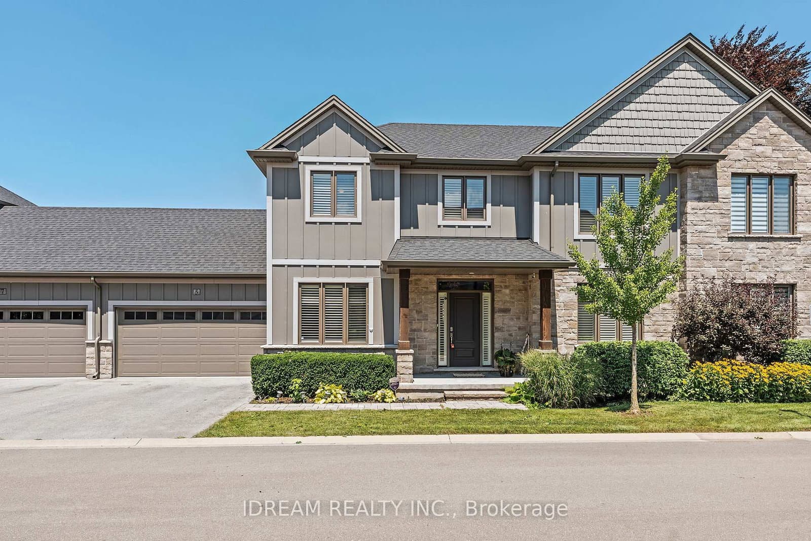 5 Pierport Common S