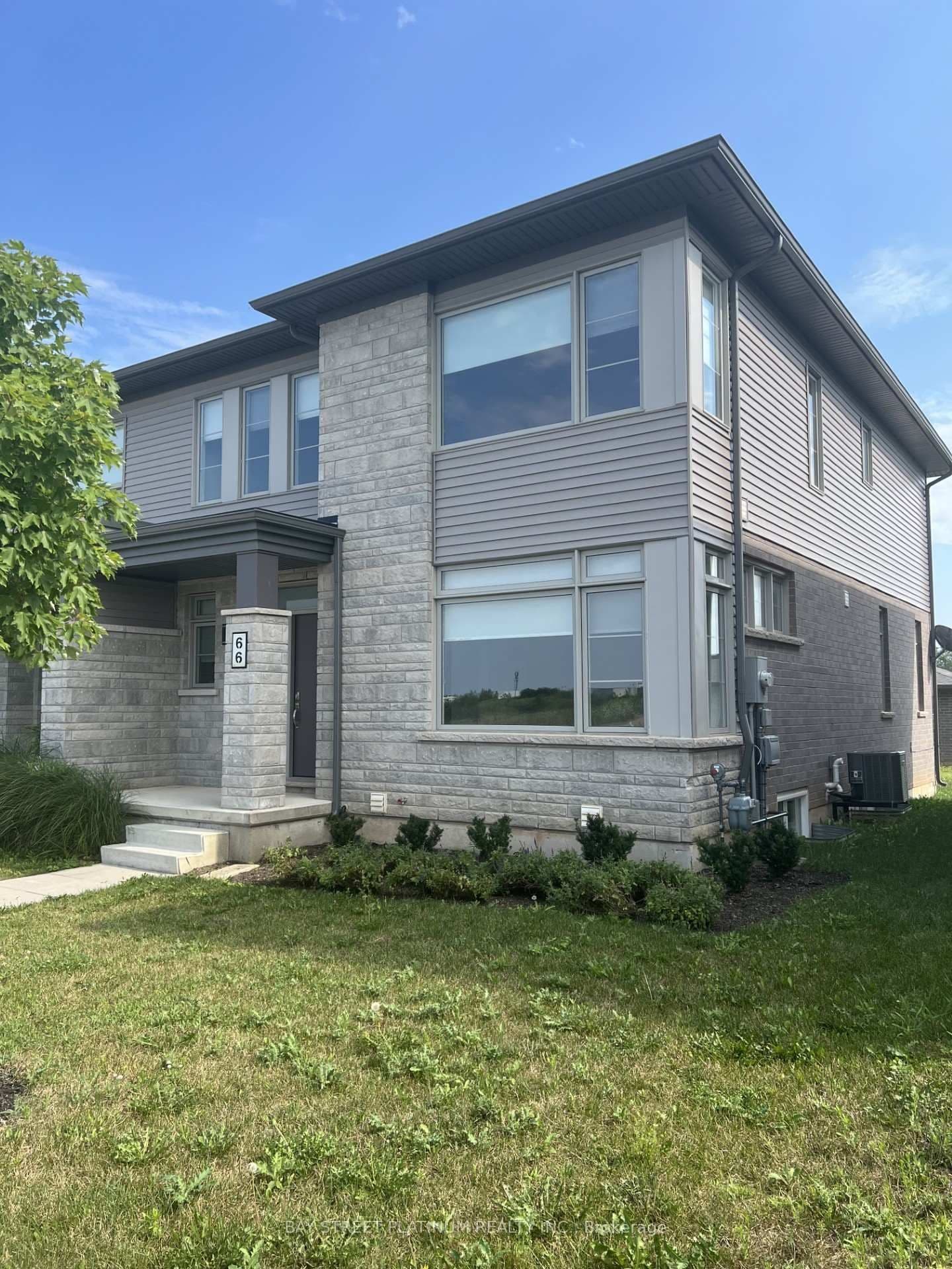 66 Summersides Boulevard