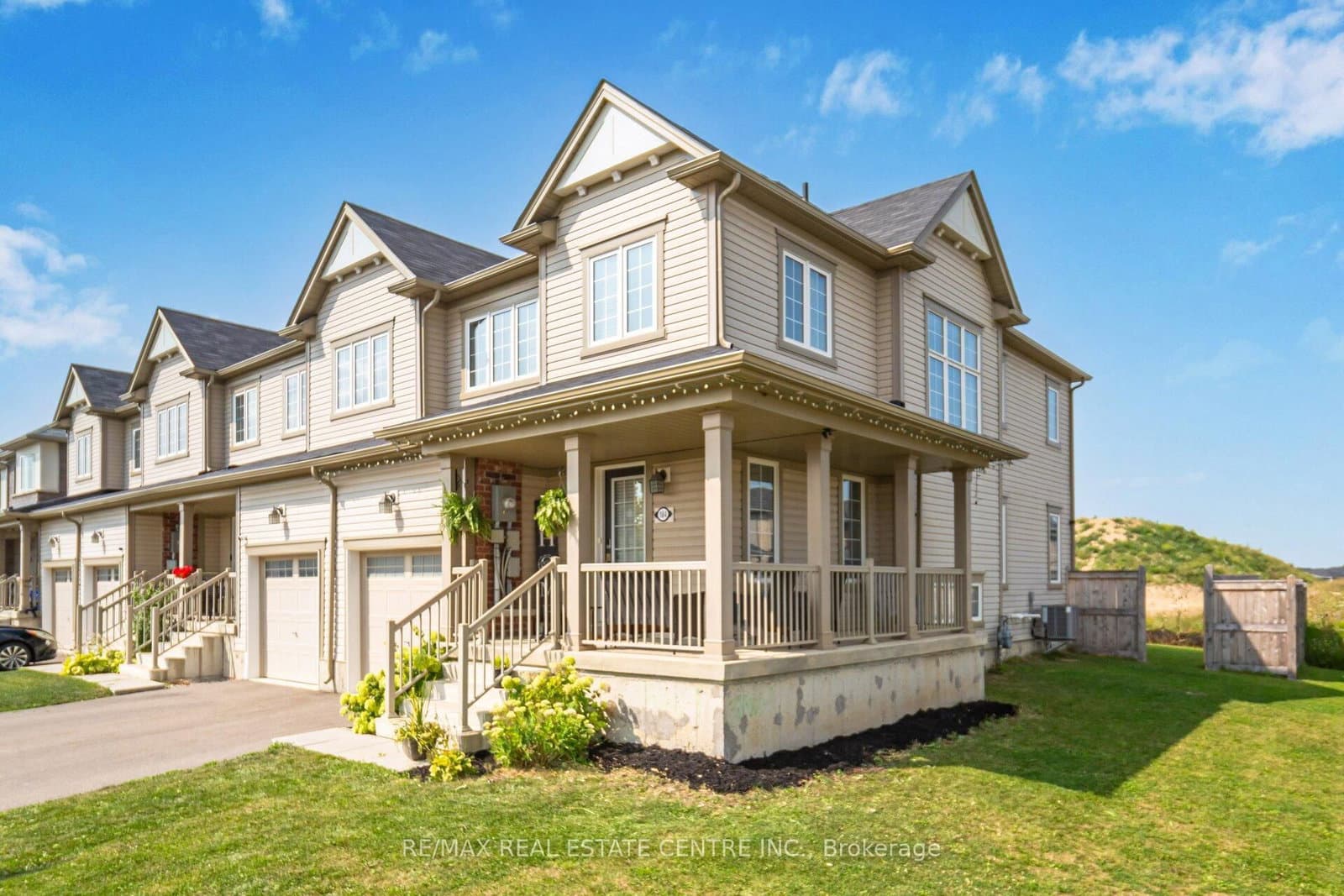 184 MACLACHLAN Avenue