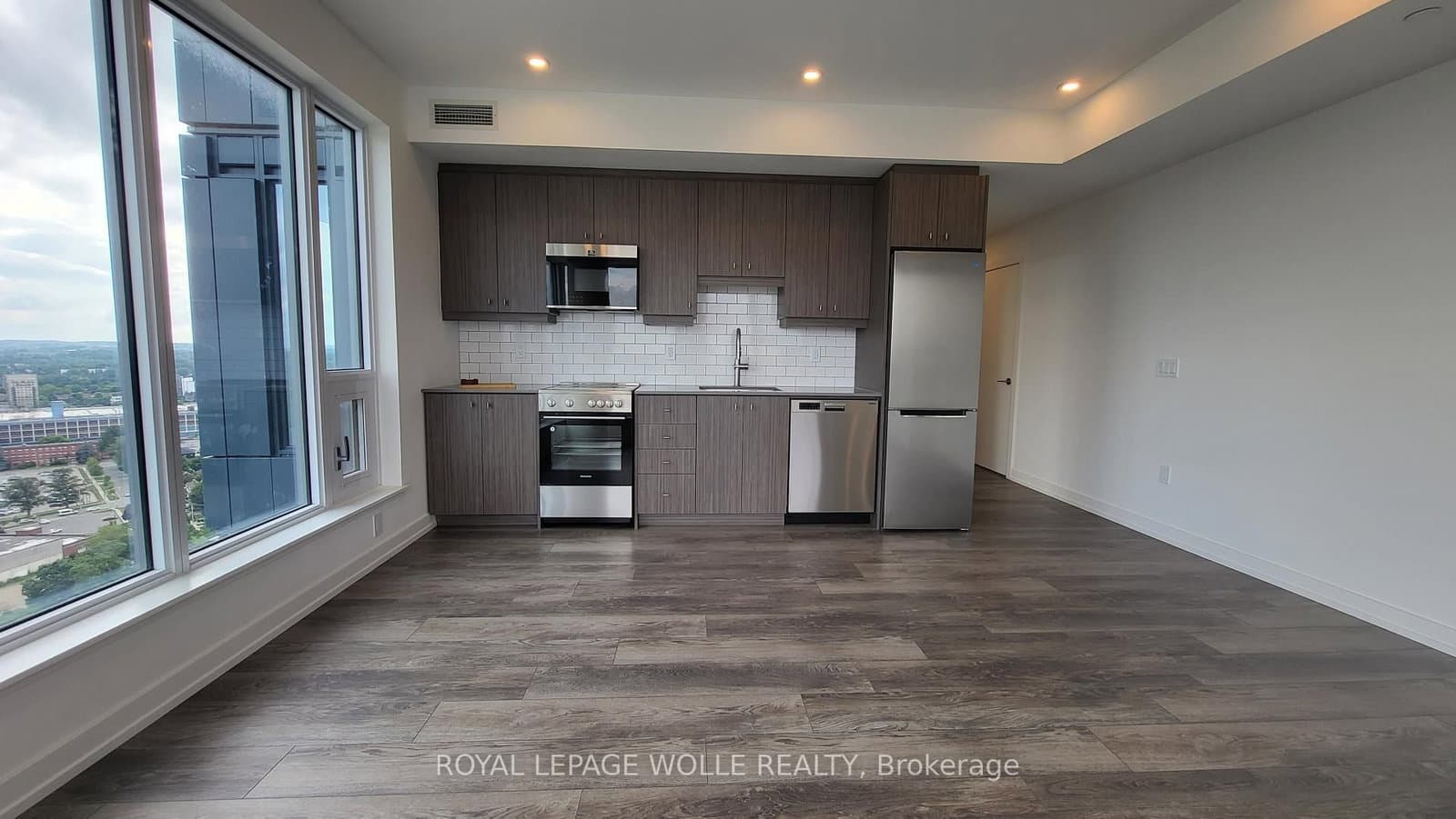 15 Wellington Street S, Unit 2506