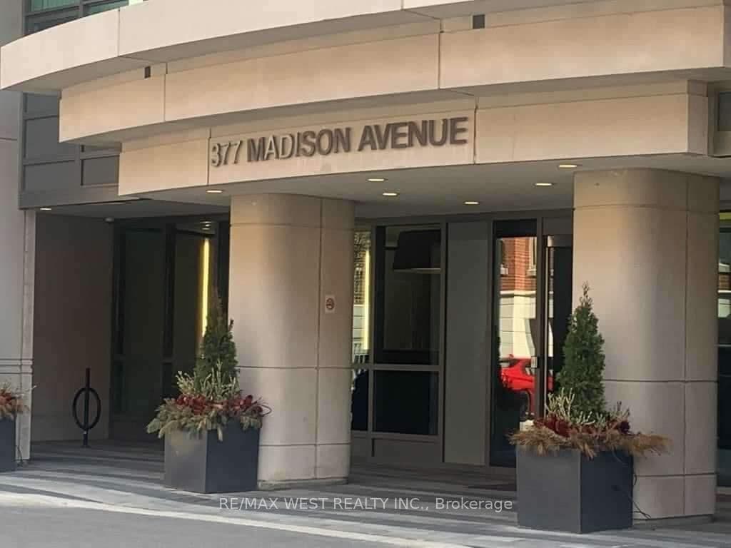 377 Madison Avenue, Unit 601
