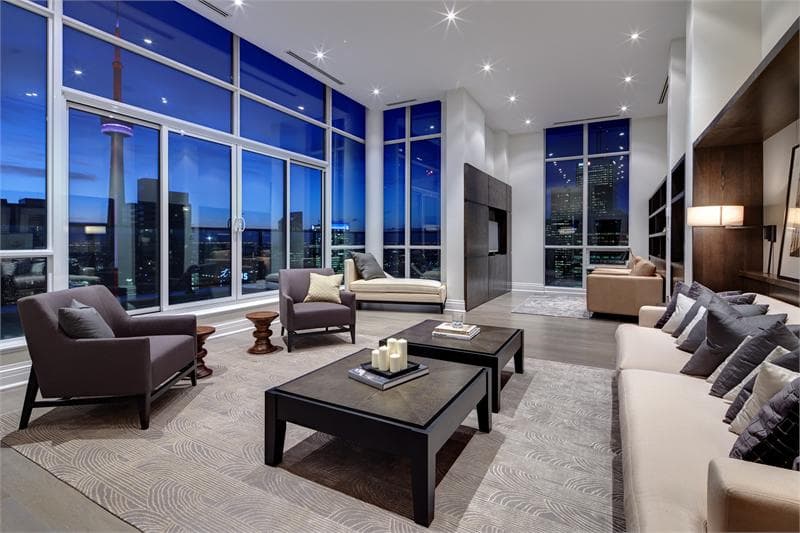 33 Bay at Pinnacle Centre Condos - Image 2