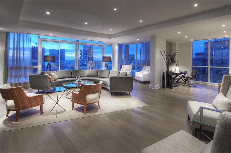 33 Bay at Pinnacle Centre Condos - Image 13