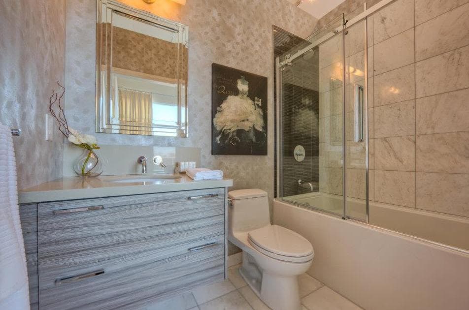 Jade Waterfront Condos - Image 10