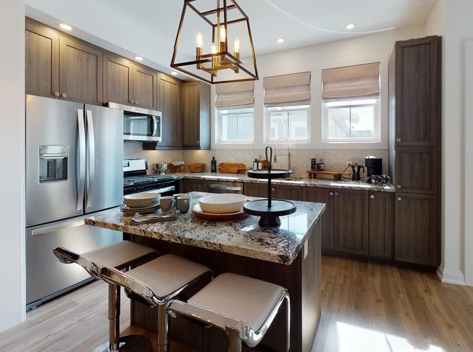 The Seasons on Little Lake - Image 10