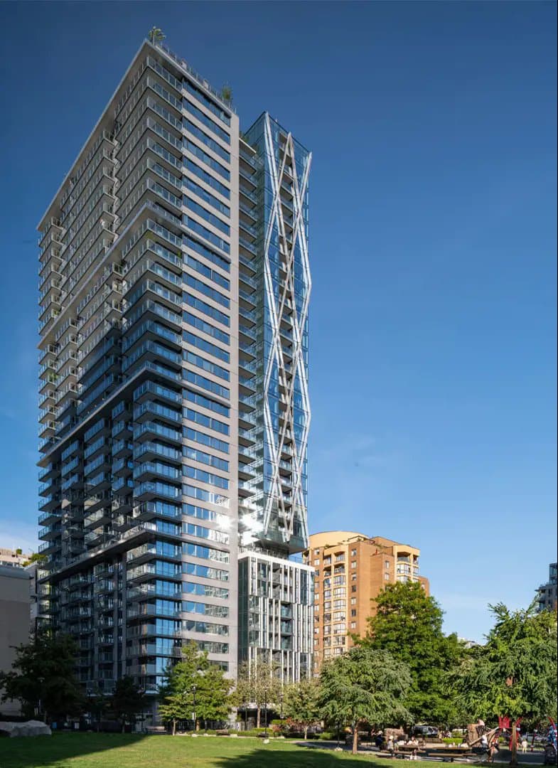 8X ON THE PARK Condos - Image 10