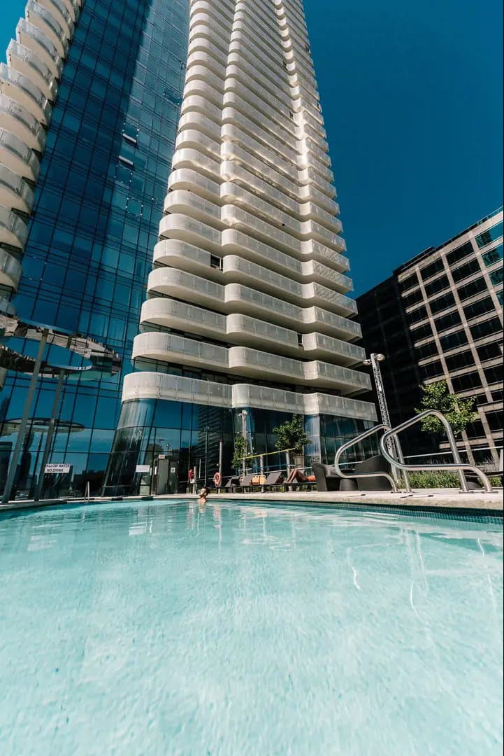 One Bloor Condos - Image 4