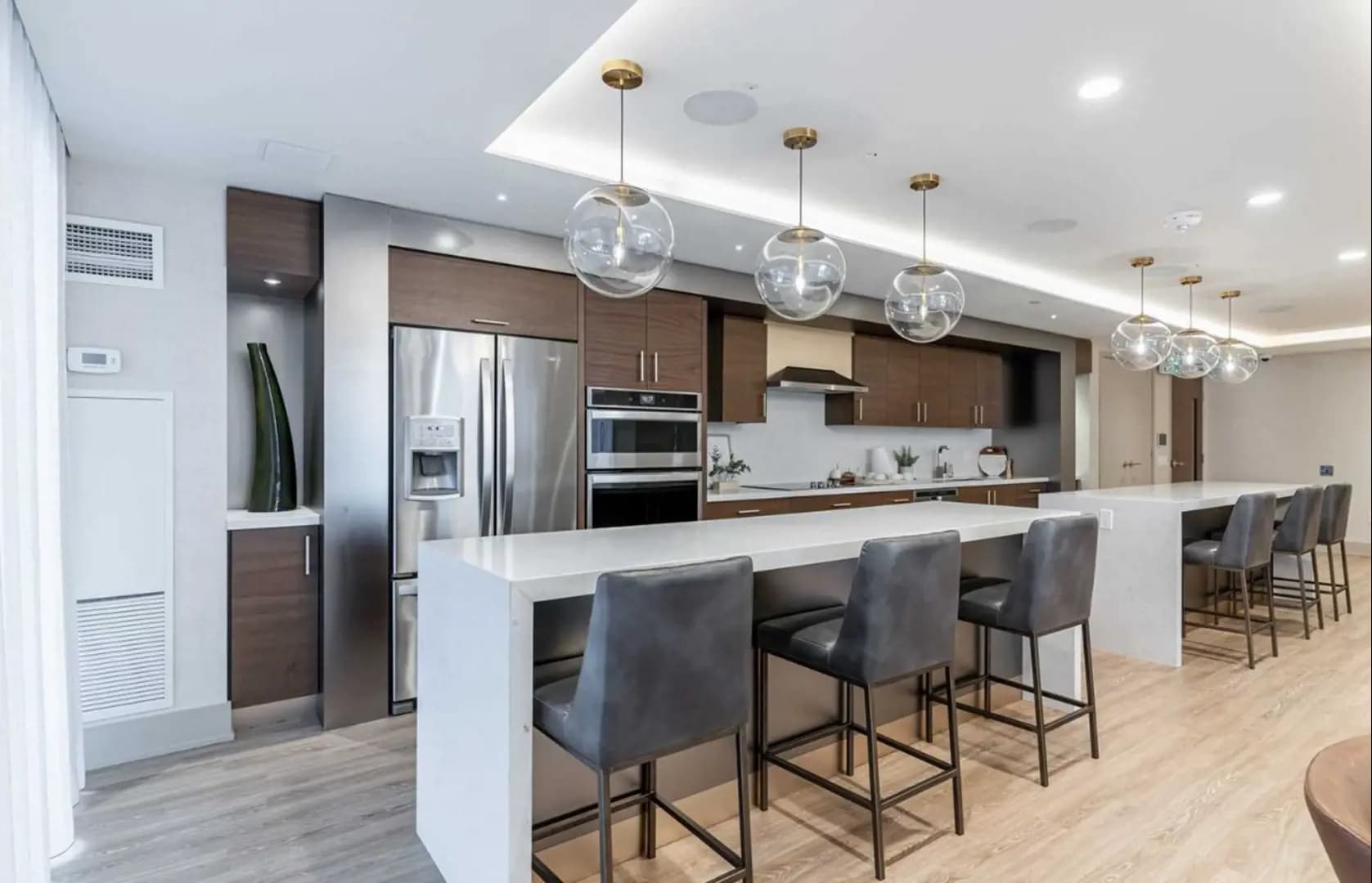 Art on Main Condos - Image 8