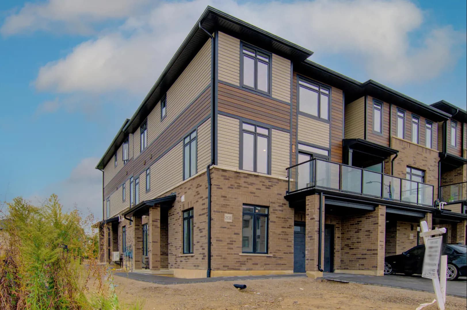 Walnut Vista Towns - Image 2